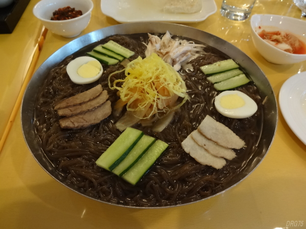 北朝鮮安山館の冷麺
