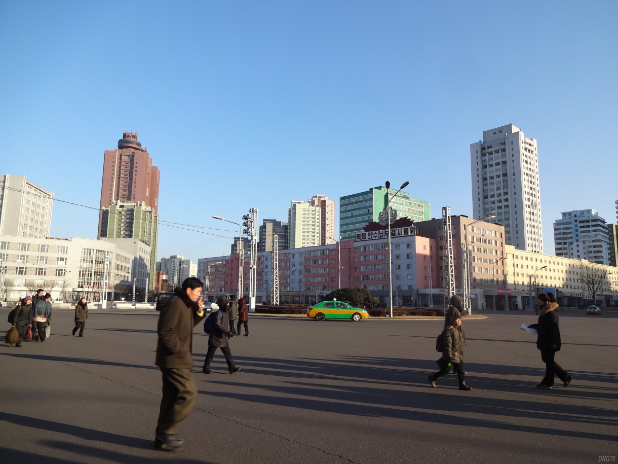 北朝鮮の平壌駅前
