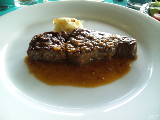 欧風レストラン菊水の国産牛フィレ肉ステーキ