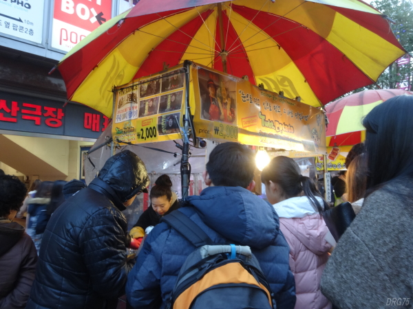 釜山のトルネードポテトフライ