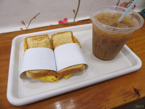釜山シンチャントーストのスペシャルトースト
